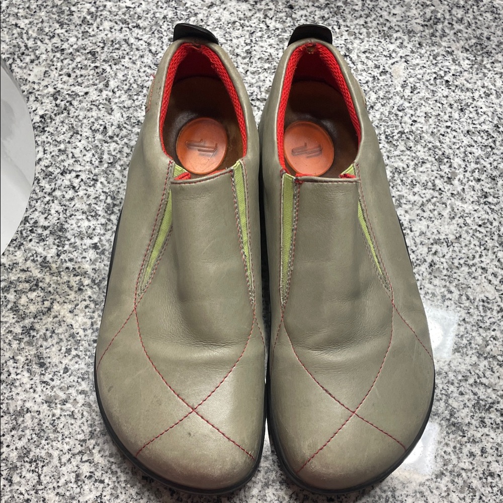 Birkenstock Footprints Women's Light Gray Flat Shoes. Good Condition. Size 40.